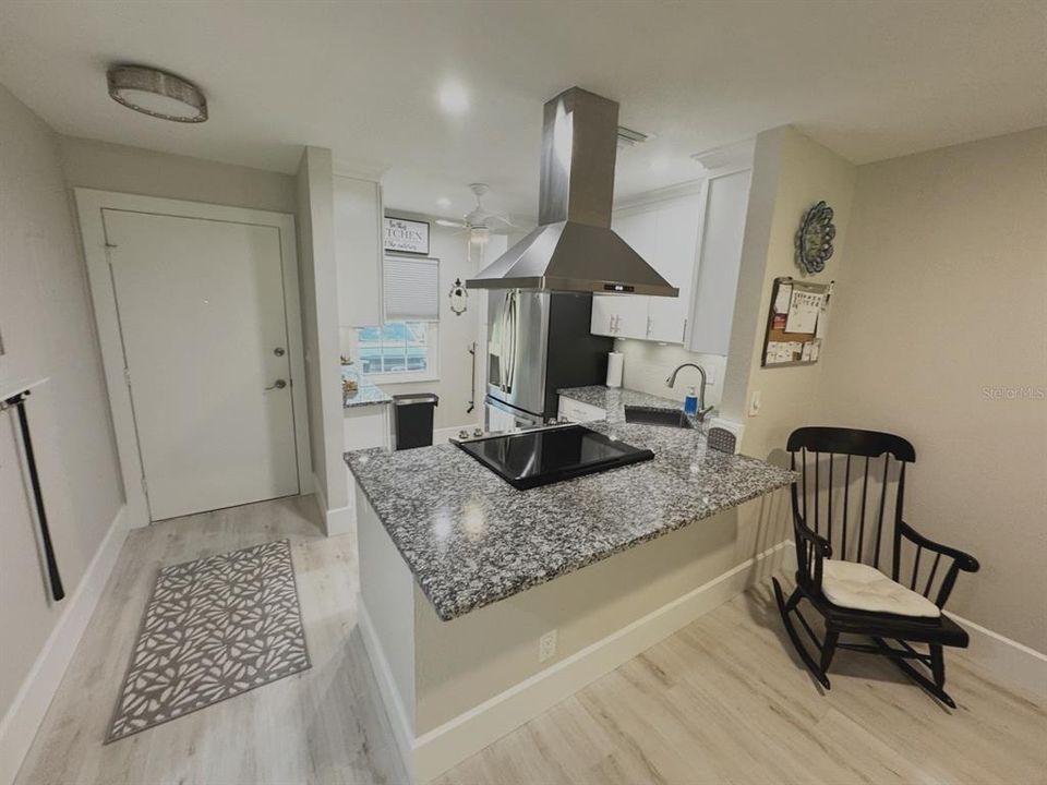 На продажу: $240,000 (2 спален, 2 ванн, 935 Квадратных фут)