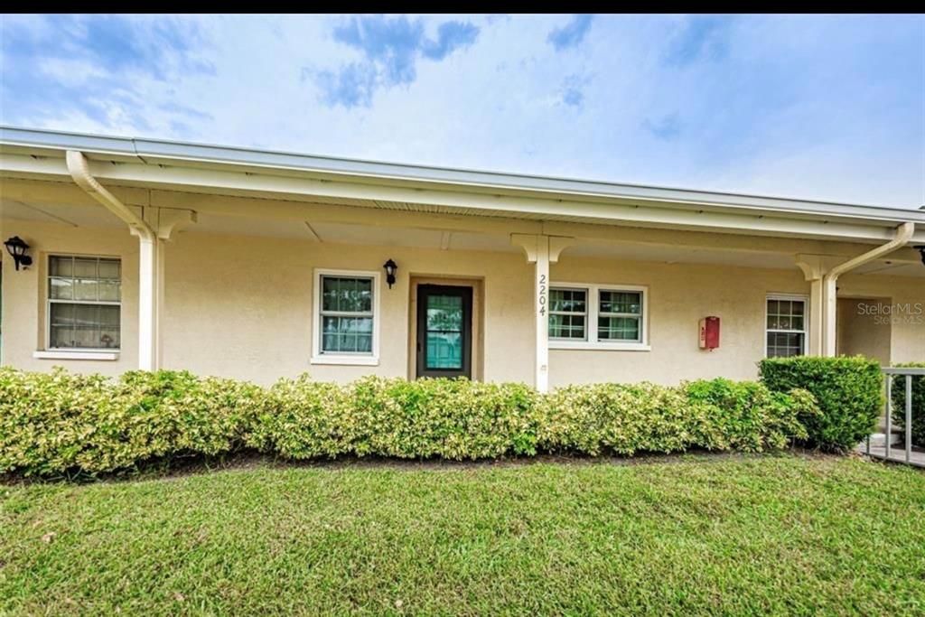 На продажу: $240,000 (2 спален, 2 ванн, 935 Квадратных фут)