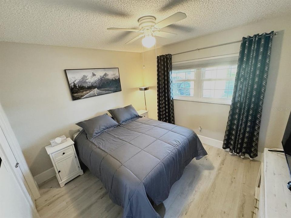 На продажу: $240,000 (2 спален, 2 ванн, 935 Квадратных фут)