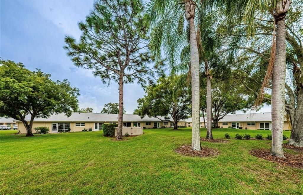 На продажу: $240,000 (2 спален, 2 ванн, 935 Квадратных фут)