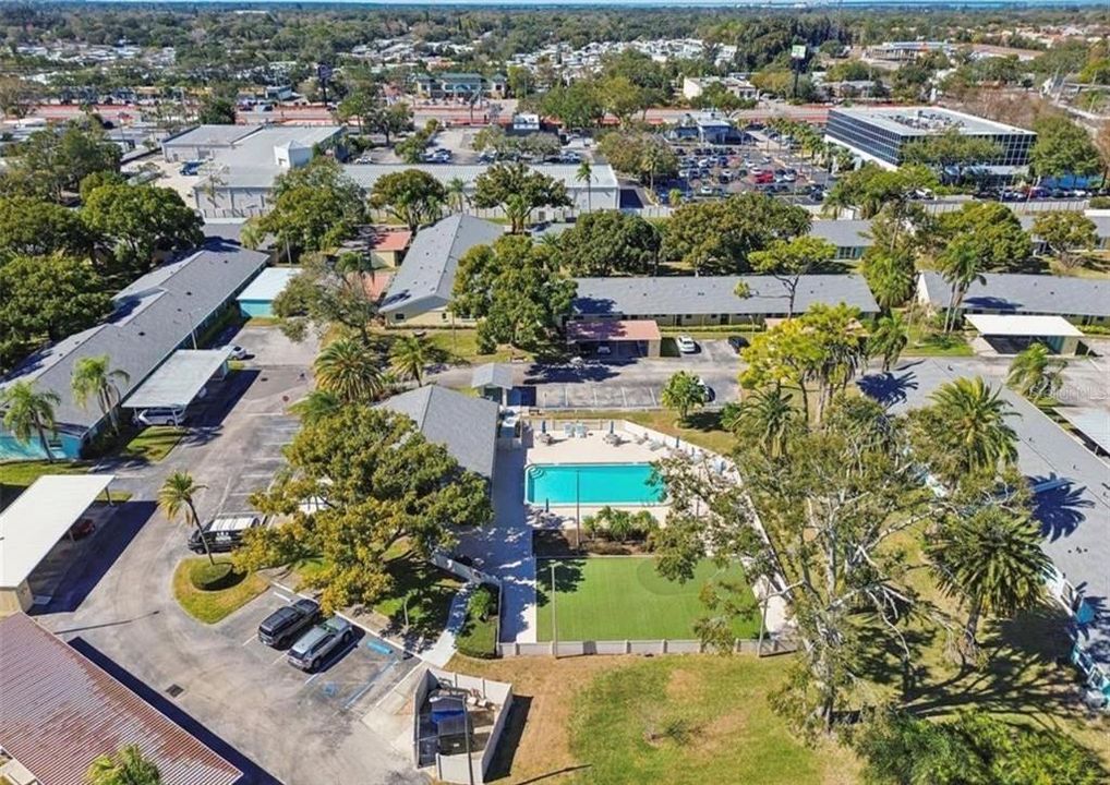 На продажу: $240,000 (2 спален, 2 ванн, 935 Квадратных фут)