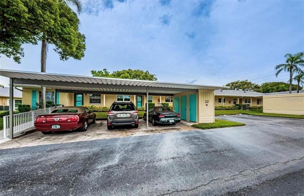 На продажу: $240,000 (2 спален, 2 ванн, 935 Квадратных фут)