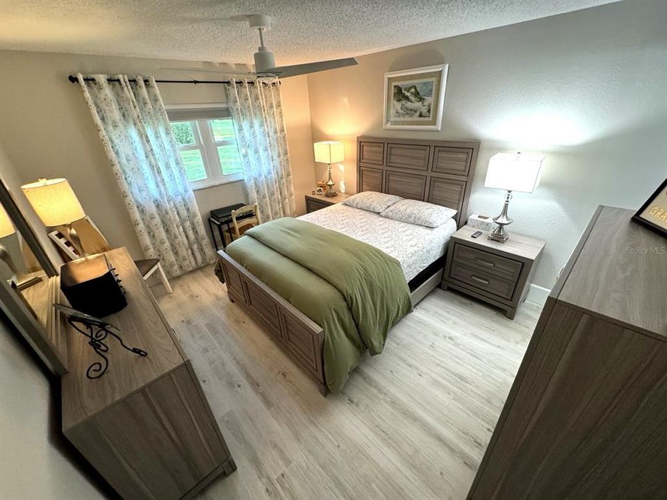 На продажу: $240,000 (2 спален, 2 ванн, 935 Квадратных фут)