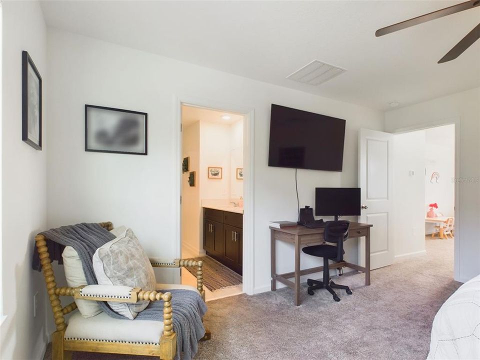 For Sale: $379,900 (4 beds, 3 baths, 2046 Square Feet)