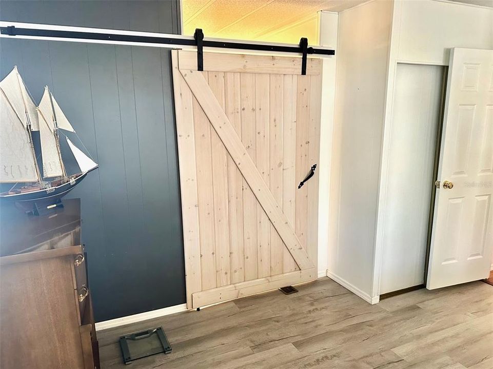Под контрактом: $129,900 (2 спален, 2 ванн, 1352 Квадратных фут)