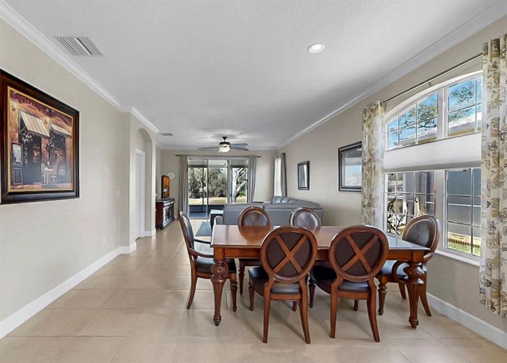 En Venta: $384,000 (3 camas, 2 baños, 1828 Pies cuadrados)