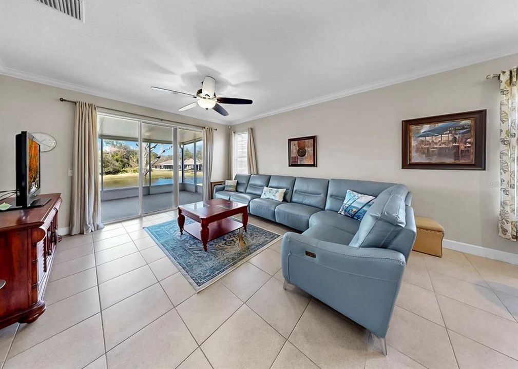 En Venta: $384,000 (3 camas, 2 baños, 1828 Pies cuadrados)