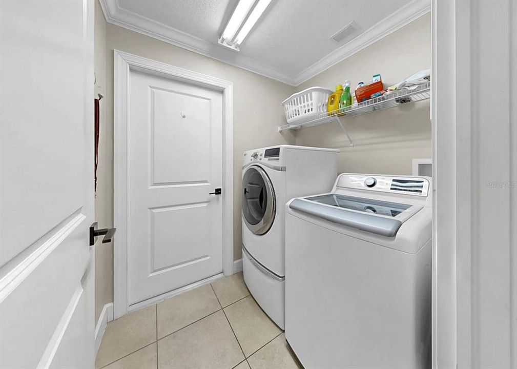 En Venta: $384,000 (3 camas, 2 baños, 1828 Pies cuadrados)