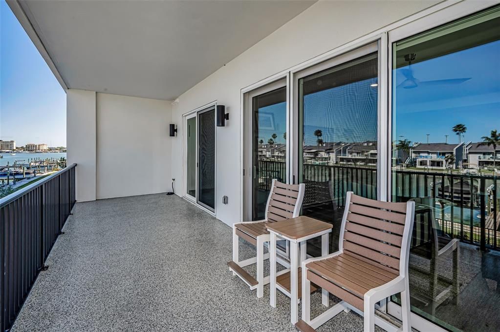 En Venta: $1,150,000 (3 camas, 3 baños, 1727 Pies cuadrados)