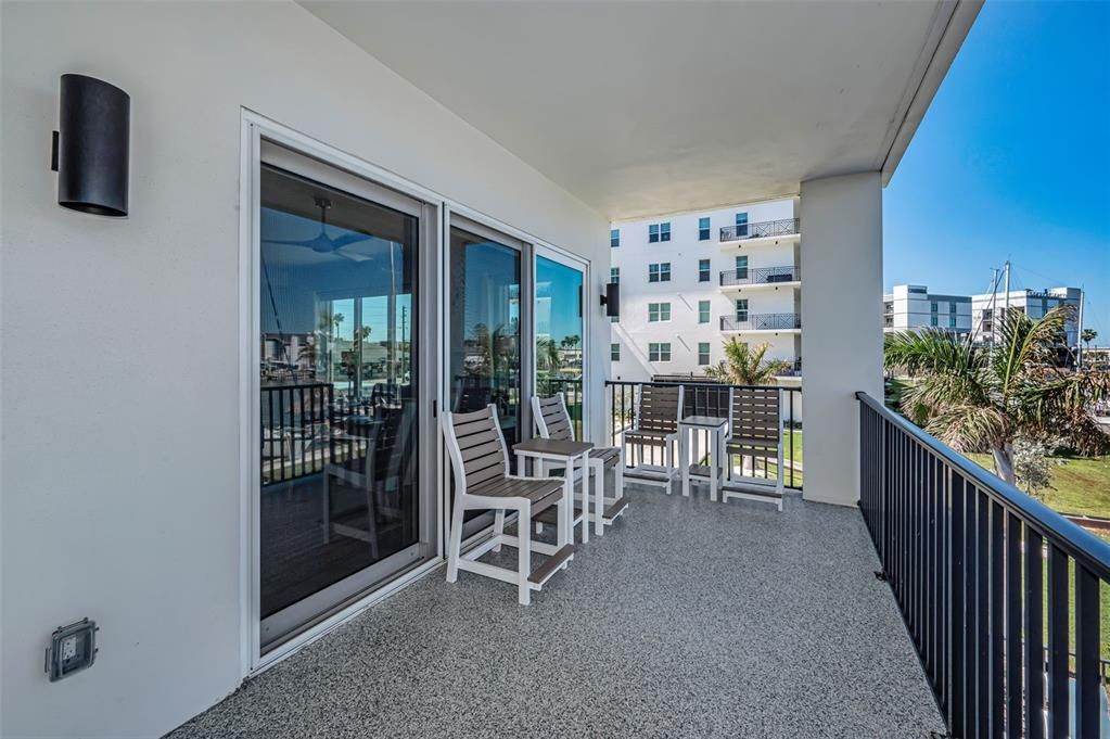 En Venta: $1,150,000 (3 camas, 3 baños, 1727 Pies cuadrados)