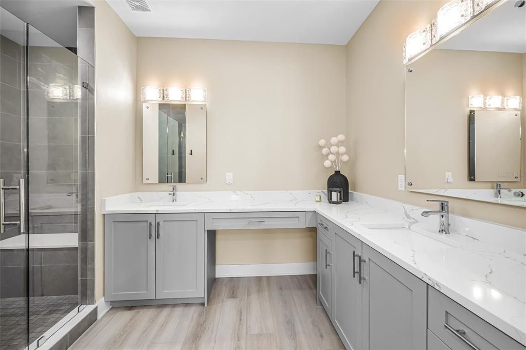 En Venta: $1,150,000 (3 camas, 3 baños, 1727 Pies cuadrados)