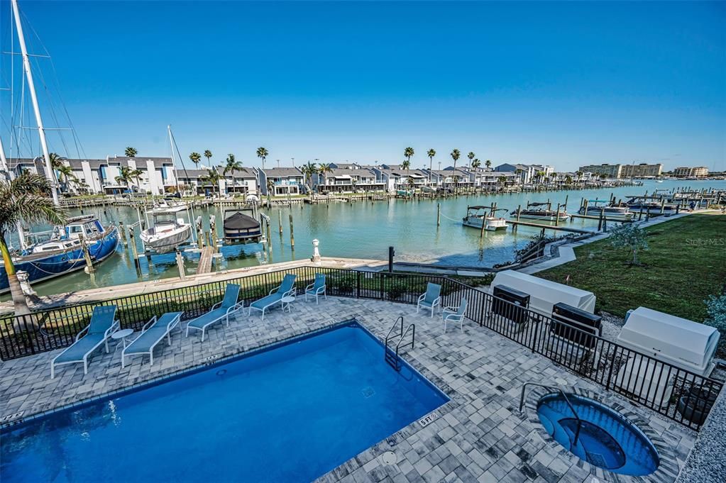 En Venta: $1,150,000 (3 camas, 3 baños, 1727 Pies cuadrados)