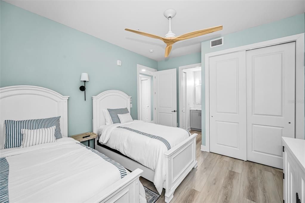 En Venta: $1,150,000 (3 camas, 3 baños, 1727 Pies cuadrados)