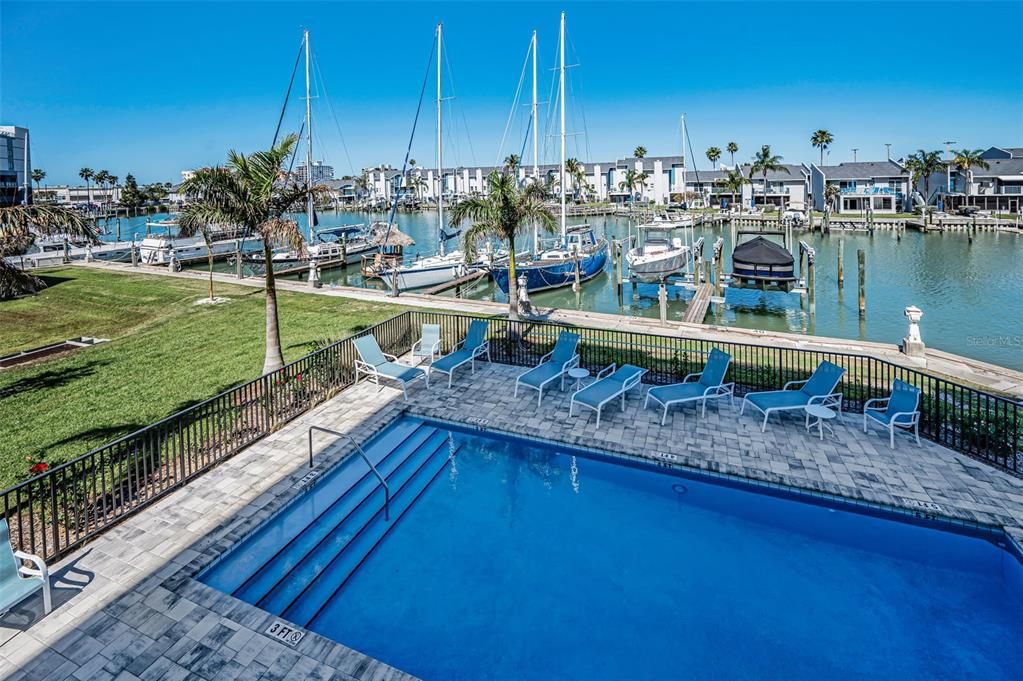 En Venta: $1,150,000 (3 camas, 3 baños, 1727 Pies cuadrados)