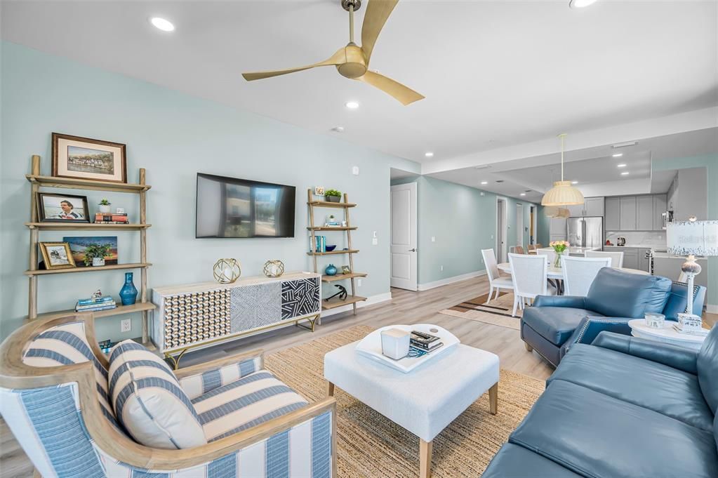 En Venta: $1,150,000 (3 camas, 3 baños, 1727 Pies cuadrados)