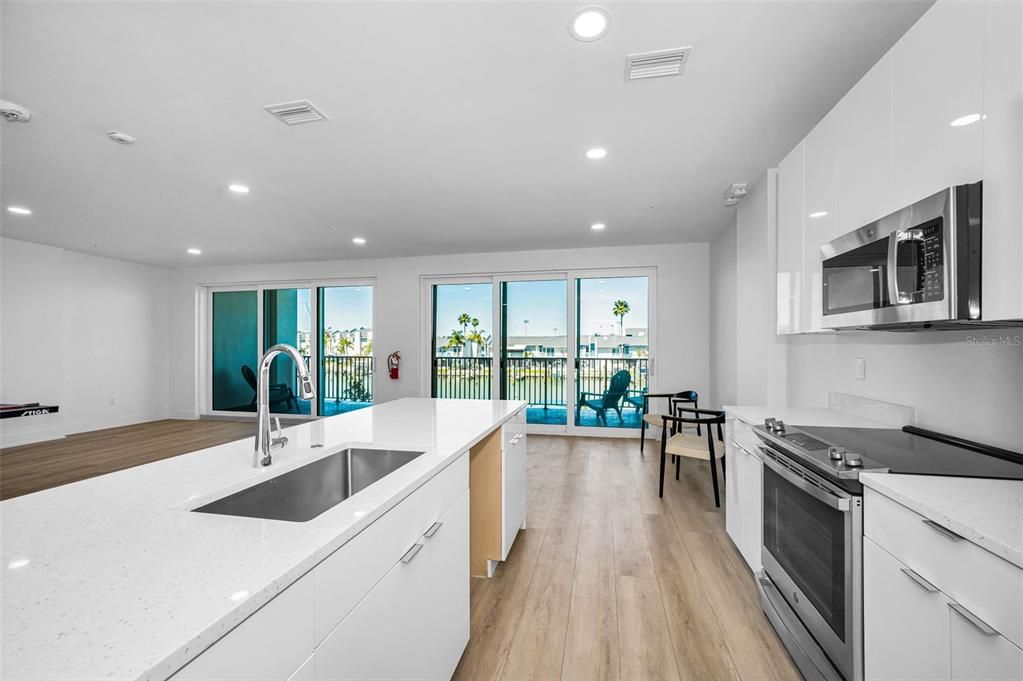 En Venta: $1,150,000 (3 camas, 3 baños, 1727 Pies cuadrados)