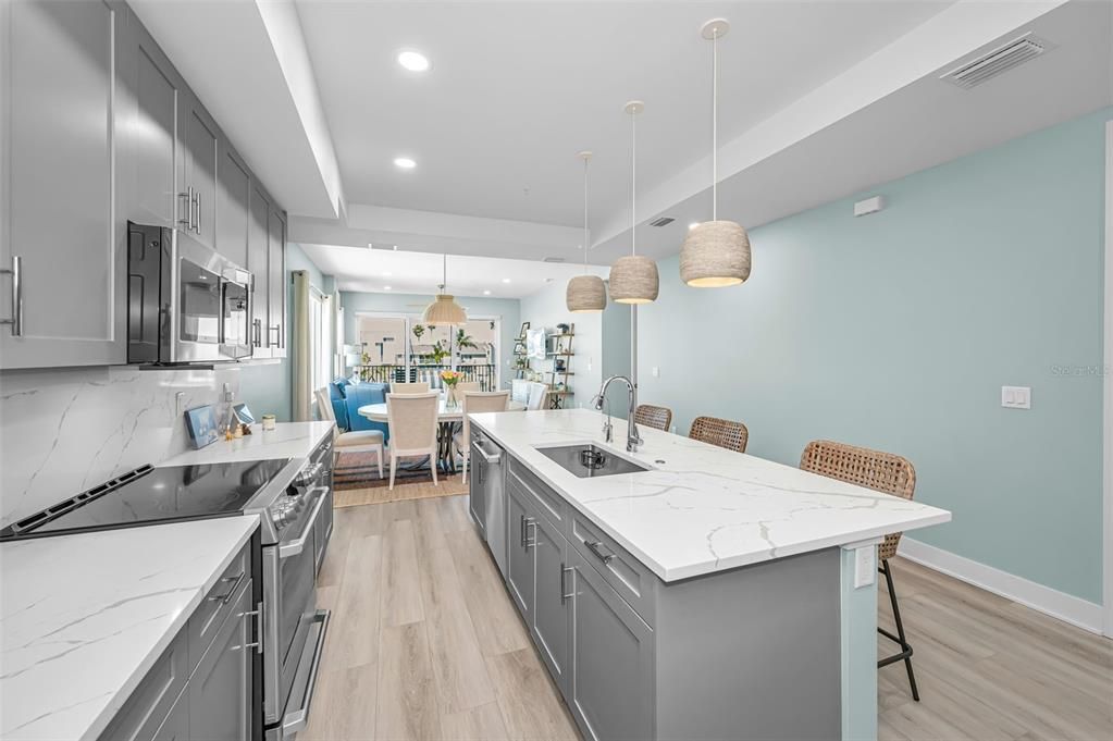 En Venta: $1,150,000 (3 camas, 3 baños, 1727 Pies cuadrados)