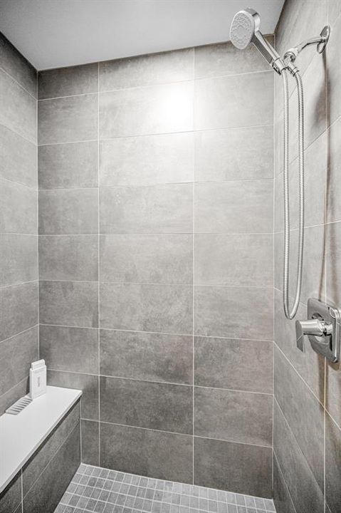 En Venta: $1,150,000 (3 camas, 3 baños, 1727 Pies cuadrados)