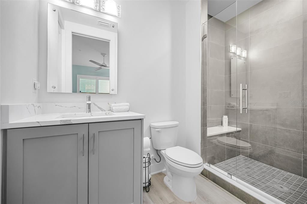 En Venta: $1,150,000 (3 camas, 3 baños, 1727 Pies cuadrados)