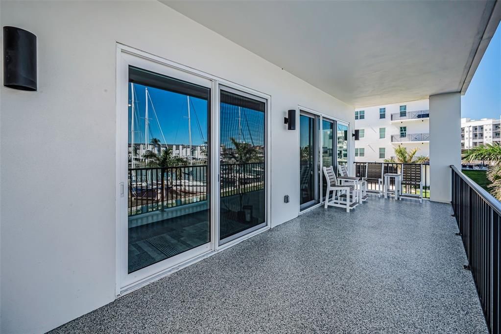 En Venta: $1,150,000 (3 camas, 3 baños, 1727 Pies cuadrados)