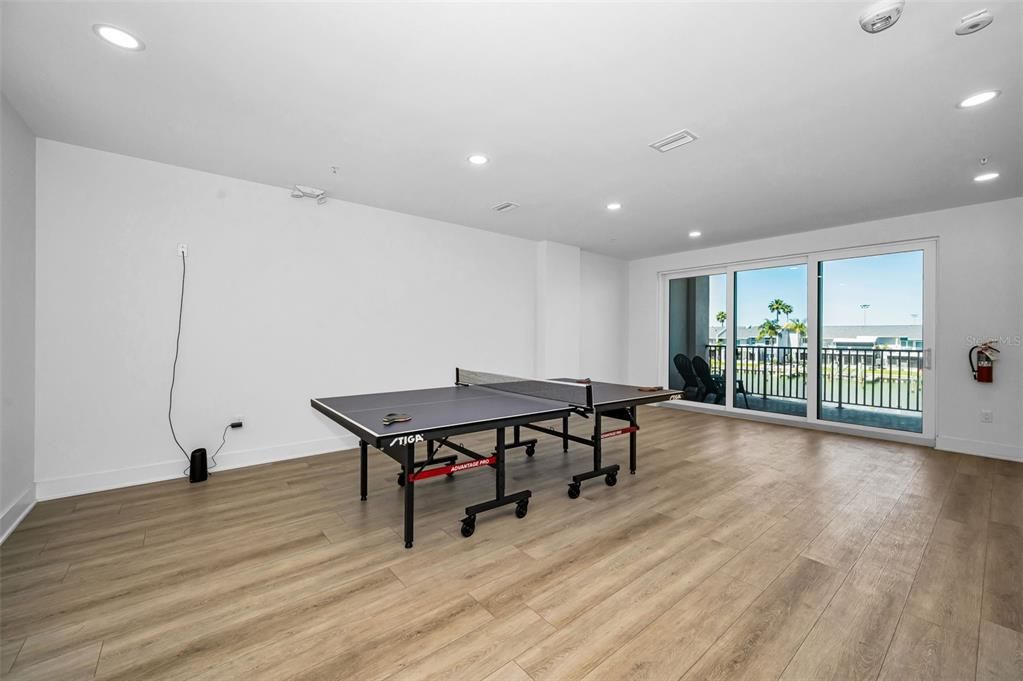 En Venta: $1,150,000 (3 camas, 3 baños, 1727 Pies cuadrados)