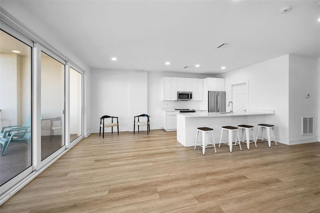 En Venta: $1,150,000 (3 camas, 3 baños, 1727 Pies cuadrados)