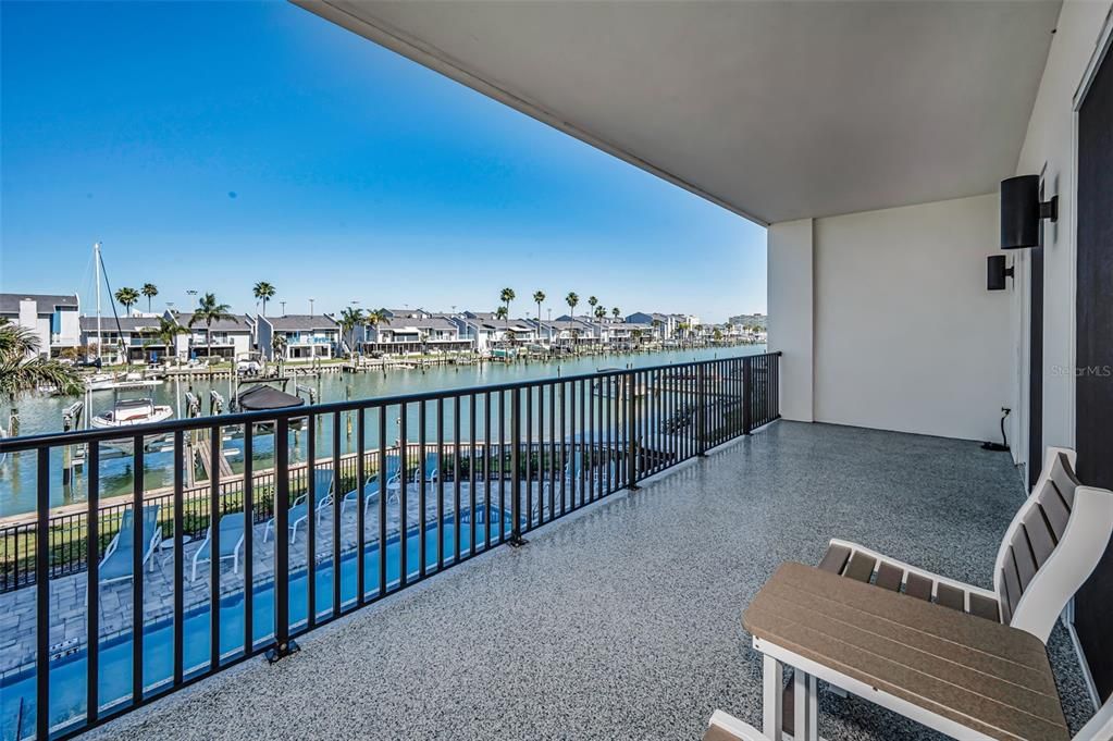 En Venta: $1,150,000 (3 camas, 3 baños, 1727 Pies cuadrados)