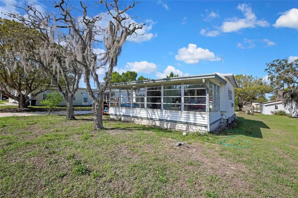 Activo con contrato: $85,000 (2 camas, 1 baños, 1410 Pies cuadrados)