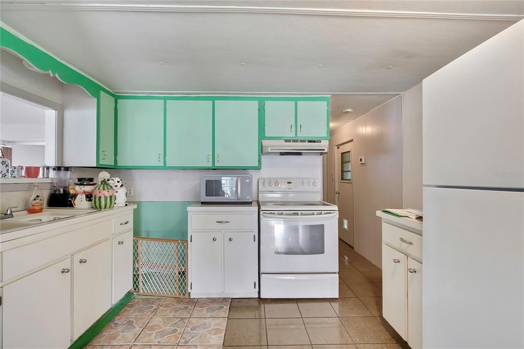 Activo con contrato: $85,000 (2 camas, 1 baños, 1410 Pies cuadrados)