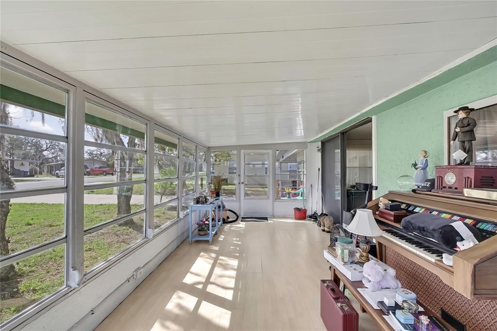 Activo con contrato: $85,000 (2 camas, 1 baños, 1410 Pies cuadrados)