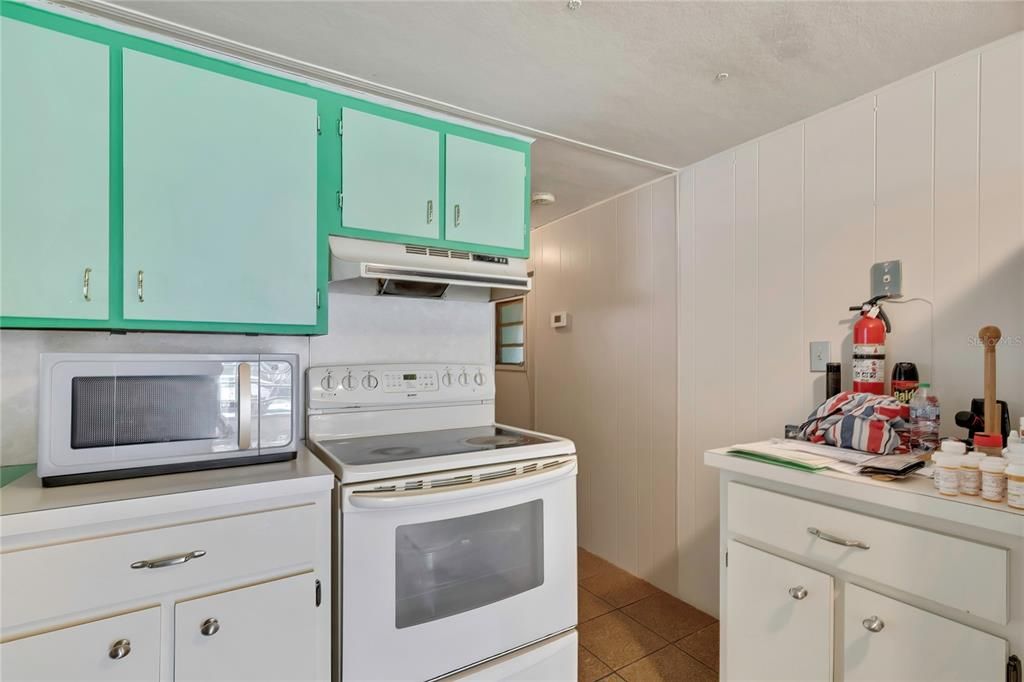 Activo con contrato: $85,000 (2 camas, 1 baños, 1410 Pies cuadrados)