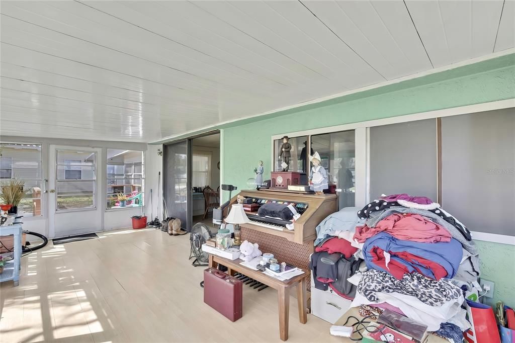 Activo con contrato: $85,000 (2 camas, 1 baños, 1410 Pies cuadrados)