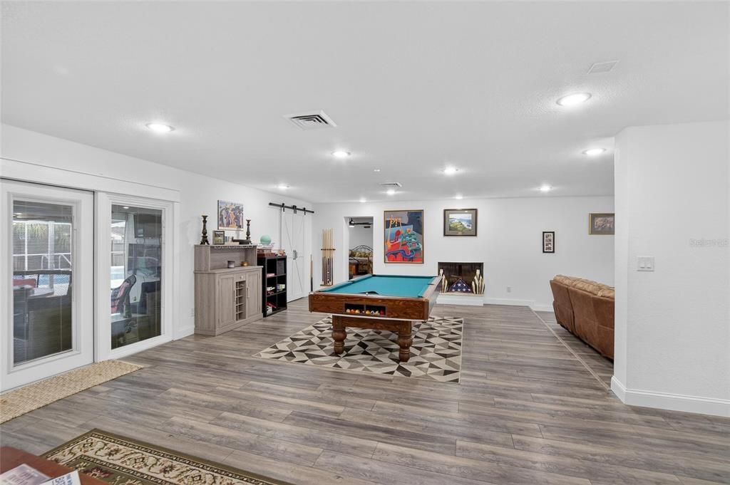 En Venta: $660,000 (5 camas, 3 baños, 3727 Pies cuadrados)