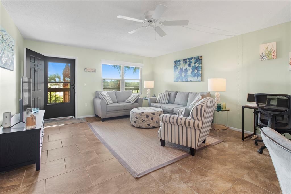 待售: $159,900 (2 贝兹, 2 浴室, 1144 平方英尺)