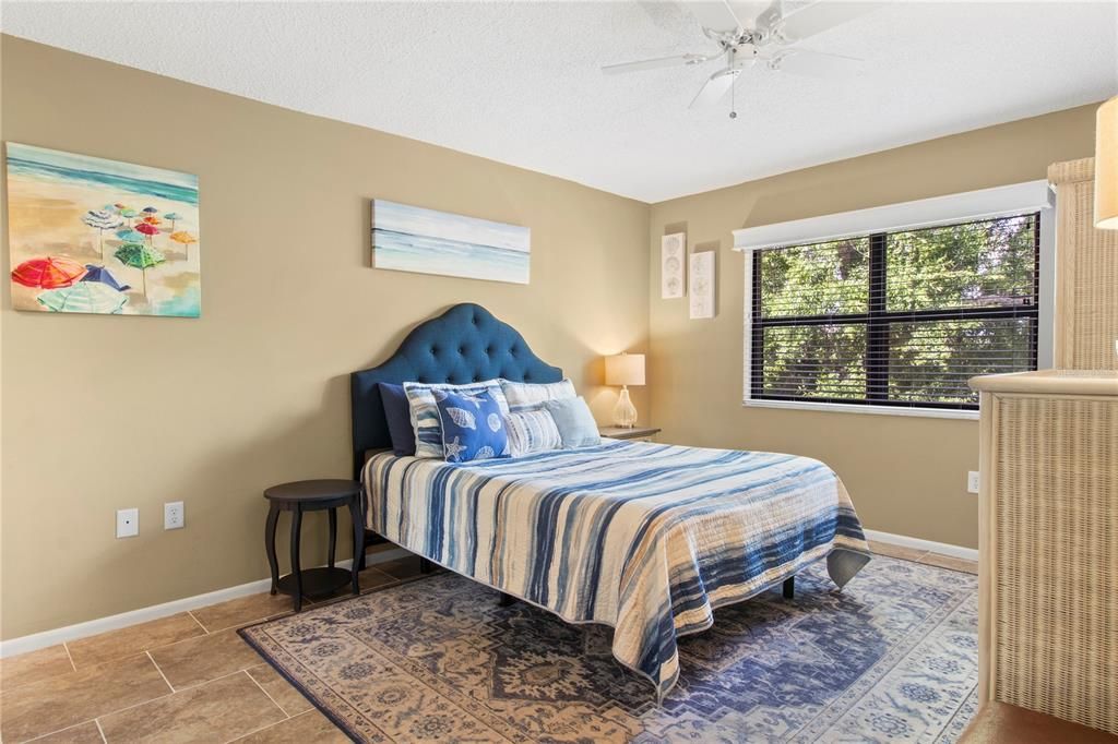 待售: $159,900 (2 贝兹, 2 浴室, 1144 平方英尺)