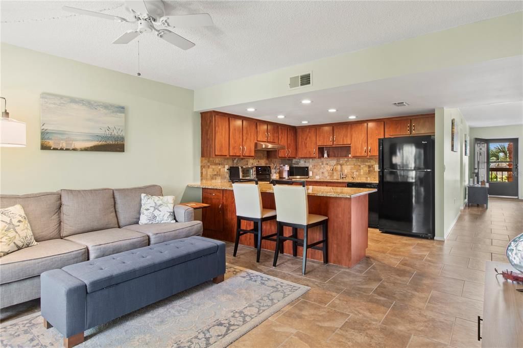 待售: $159,900 (2 贝兹, 2 浴室, 1144 平方英尺)