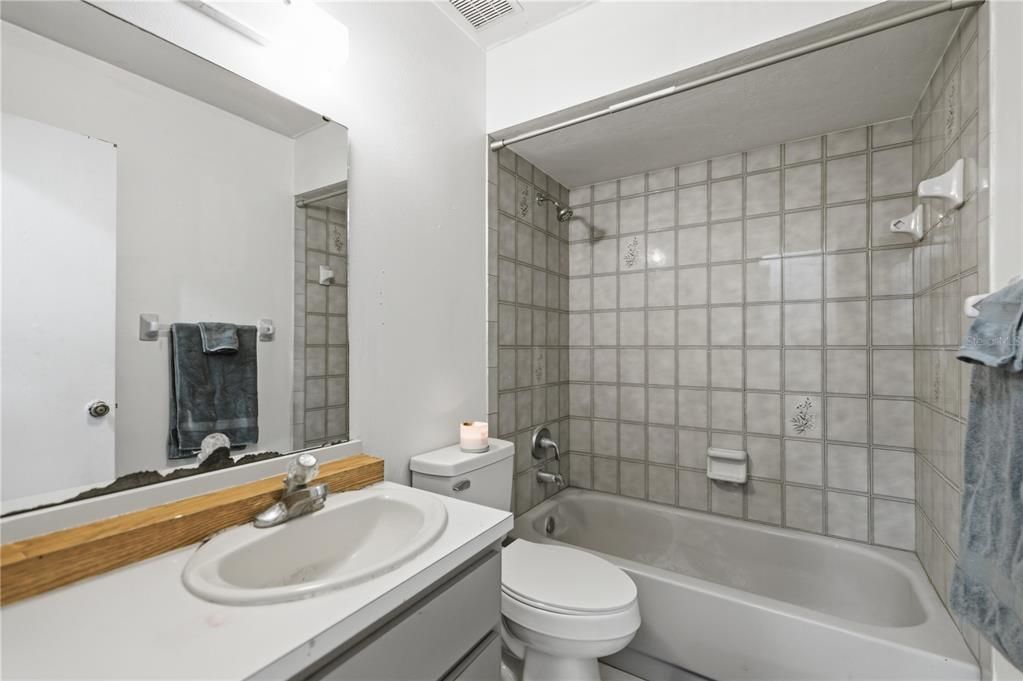 На продажу: $175,000 (3 спален, 2 ванн, 1275 Квадратных фут)