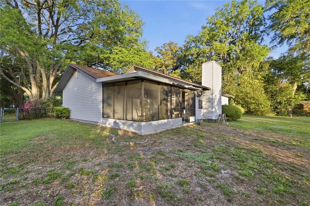 На продажу: $175,000 (3 спален, 2 ванн, 1275 Квадратных фут)