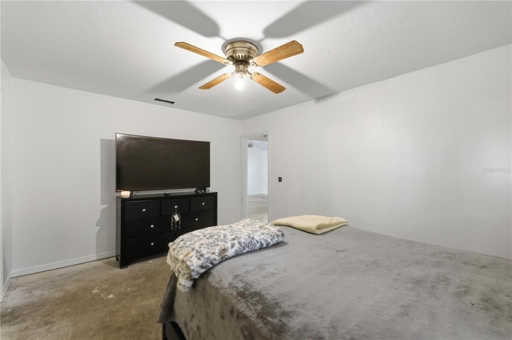 На продажу: $175,000 (3 спален, 2 ванн, 1275 Квадратных фут)