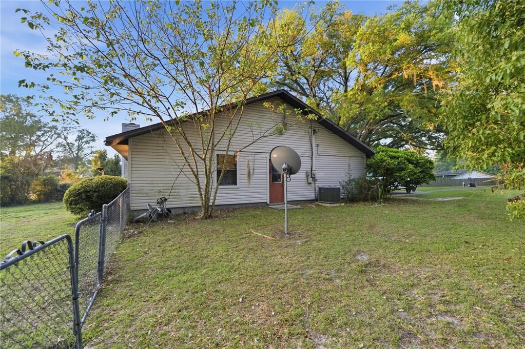 На продажу: $175,000 (3 спален, 2 ванн, 1275 Квадратных фут)