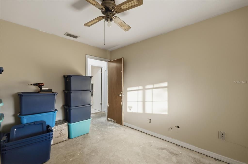 На продажу: $175,000 (3 спален, 2 ванн, 1275 Квадратных фут)