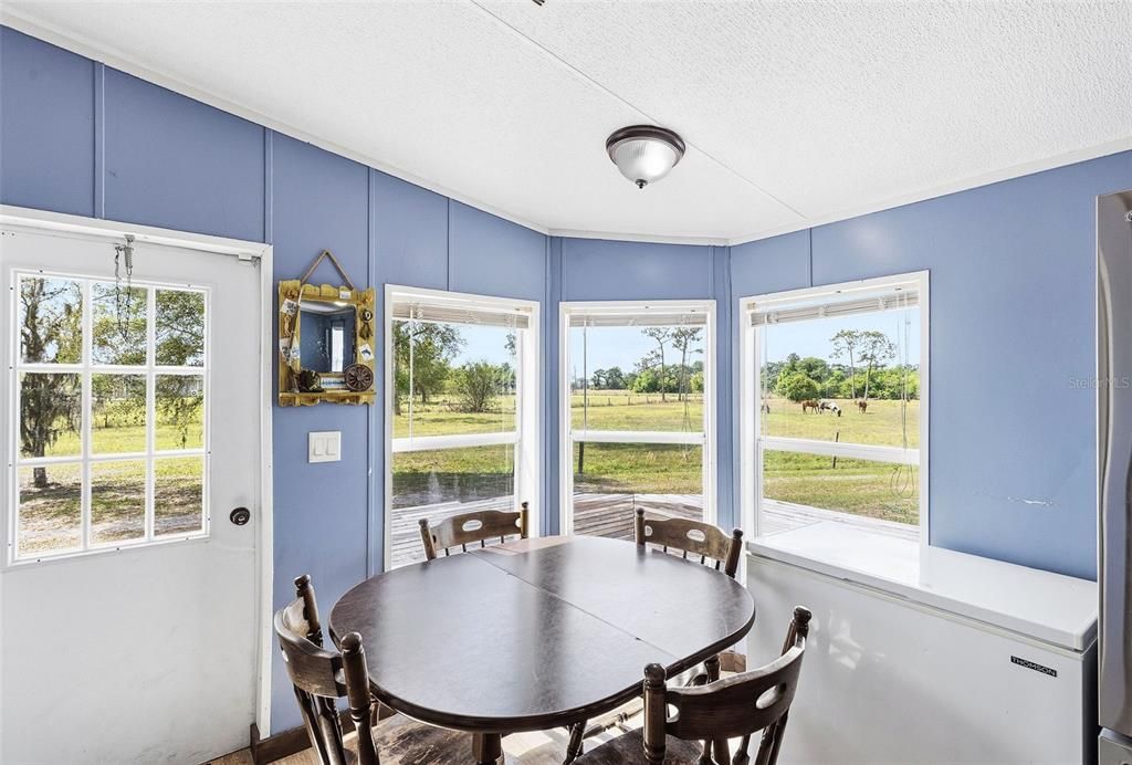 For Sale: $575,000 (4 beds, 2 baths, 1619 Square Feet)
