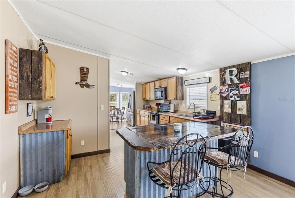 For Sale: $575,000 (4 beds, 2 baths, 1619 Square Feet)