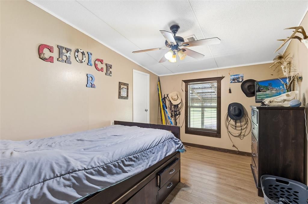 For Sale: $575,000 (4 beds, 2 baths, 1619 Square Feet)