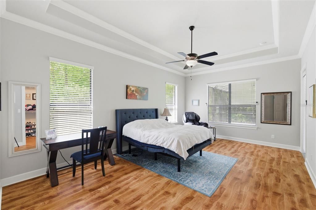 En Venta: $1,300,000 (4 camas, 3 baños, 3432 Pies cuadrados)