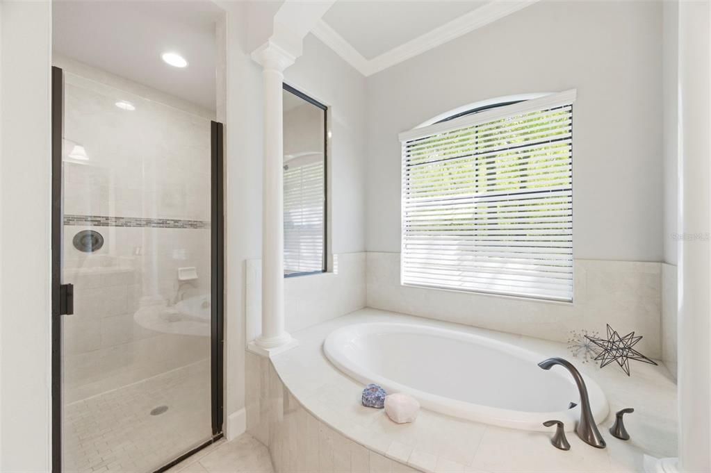 En Venta: $1,300,000 (4 camas, 3 baños, 3432 Pies cuadrados)
