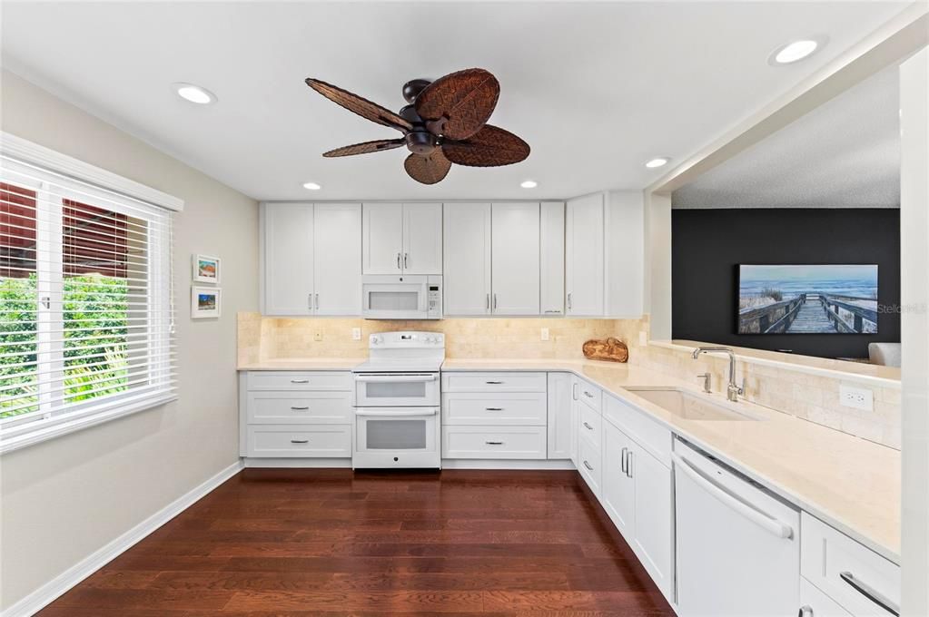 待售: $399,900 (3 贝兹, 3 浴室, 1824 平方英尺)