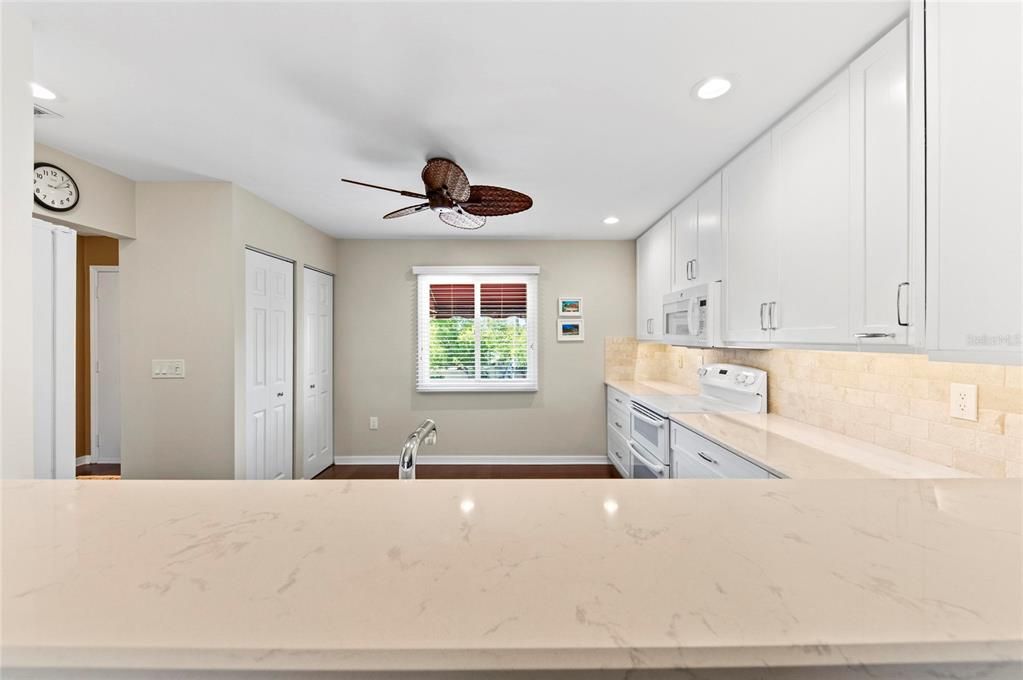 待售: $399,900 (3 贝兹, 3 浴室, 1824 平方英尺)