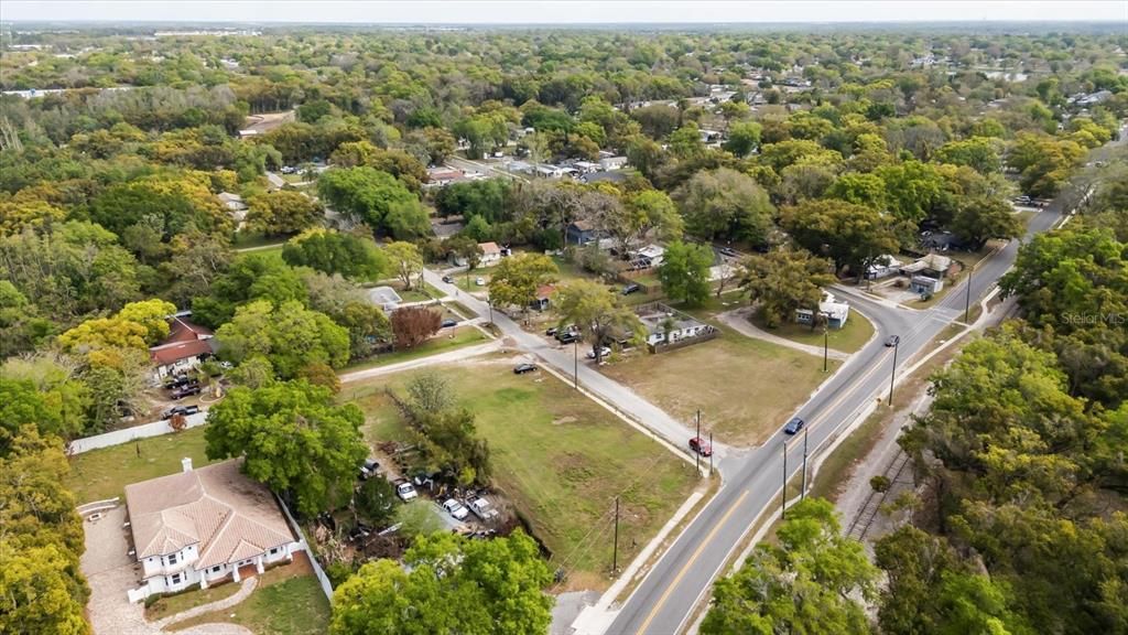 На продажу: $239,900 (0.46 acres)