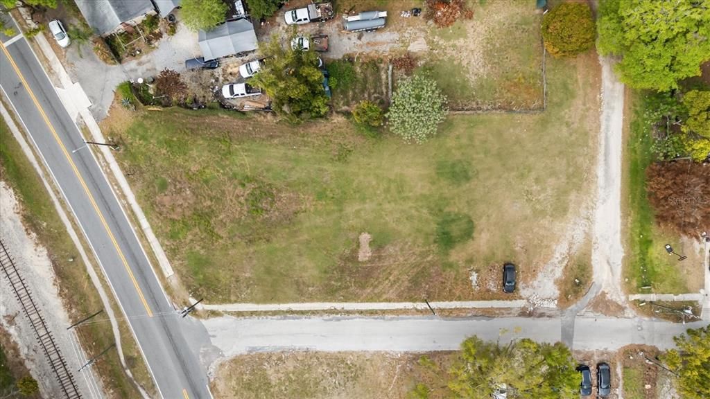 На продажу: $239,900 (0.46 acres)